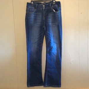 Wallflower Dark wash boot cut